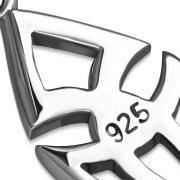 Tiny Silver Celtic Trinity Pendant, pn444